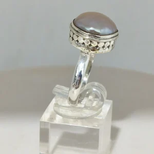 טבעת כסף בשילוב פנינה