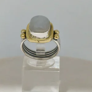 טבעת כסף בשילוב אבן חן מורגניט